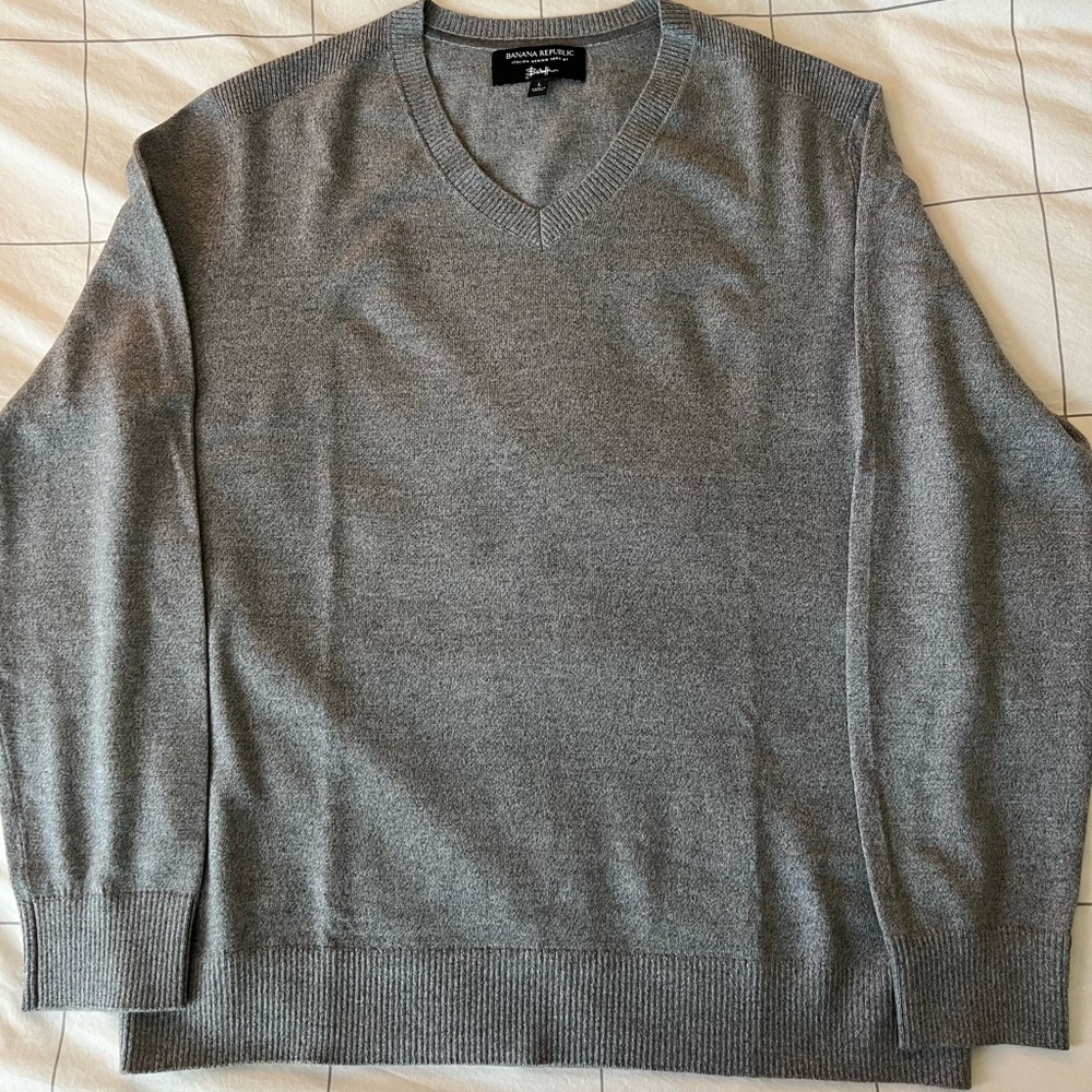 Banana Republic Italian Merino V-neck Sweater (Size: L; Color: Light Gray)